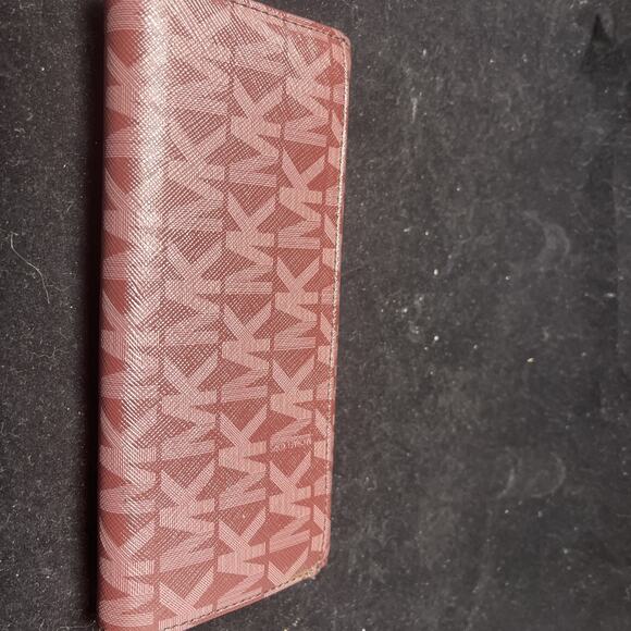 Michael Kors Jet Set Travel Large Trifold Wallet Maroon With Gold Signature - Picture 3 of 7